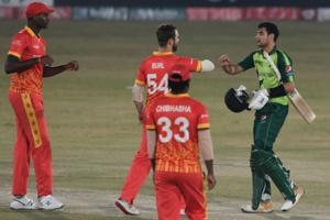 Pakistan thump Zimbabwe to clinch T20l series