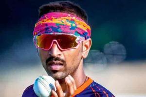 Krunal Pandya stopped at Mumbai Airport for carrying extra gold