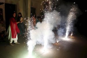 Pollution levels higher in Delhi this Diwali compared to last year