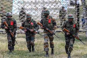 Pakistan targets Indian positions in Jammu and Kashmir's district