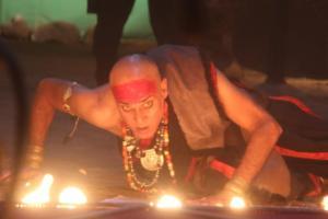 Manish Khanna sports a bald look to essay his role in Brahmarakshas 2