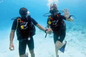 Rakul Preet Singh gives a go at scuba diving