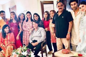 Karva Chauth: Riddhima shares a perfect family picture with the Kapoors
