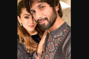 Shahid Kapoor, wife Mira twin in black as they pose for Diwali selfie