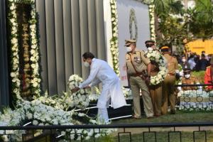 26/11 Mumbai terror attacks: City remembers martyrs, victims with tears
