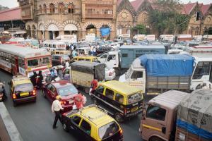 Mumbai: Police takes action against 3,400 illegally parked vehicles