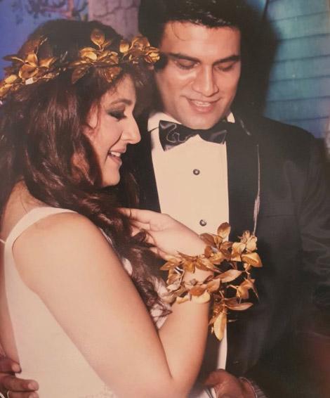 In June 2005, Sharad Kelkar got married to girlfriend actress Keerti Gaekwad. The two met on the sets of the TV show Aakrosh and fell in love. Within seven days of marriage, Sharad took up Saat Phere: Saloni Ka Safar. He feels wife Keerti is lucky for him.