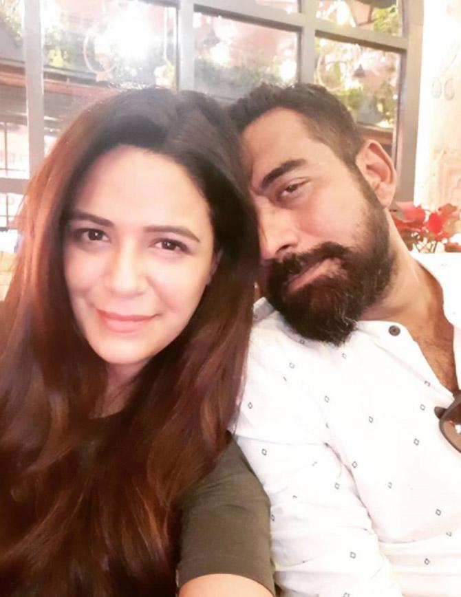 On the personal front, Mona Singh is a romantic at heart. Though she is known for her outgoing and friendly nature, when it comes to her personal life she is extremely private.