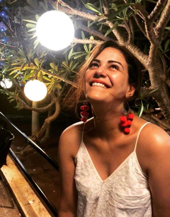 Very few know that Mona Singh is a gifted palmist. She, however, hasn't studied the sciences, but she is gifted with great intuition. Mona can predict accurately about one's health, personal and professional life. She can read your innermost thoughts and secrets and reveal the most intricate details of your life.