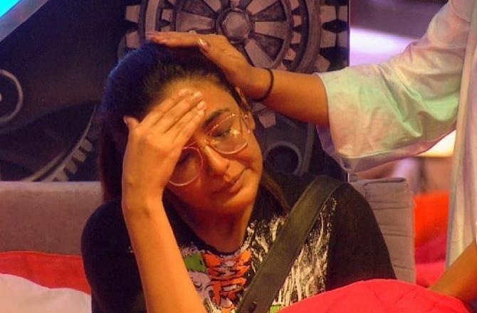 Though stressed, the contestants' sportsmanship showed that nothing Bigg Boss did could knock them down easily. The second half of the first day began with a bang when Nikki Tamboli and Jasmin Bhasin got into a huge argument over washing utensils which lead to a big turmoil. The misunderstanding created such a huge fight that Jasmin Bhasin broke down and started crying.