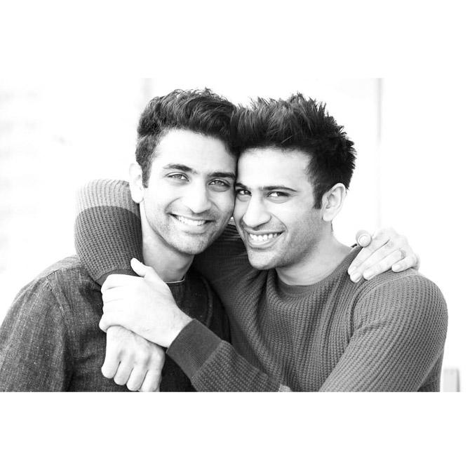 Aaryamann Sethi and Ayushmaan Sethi have definitely inherited the looks of their parents. Don't you think so?