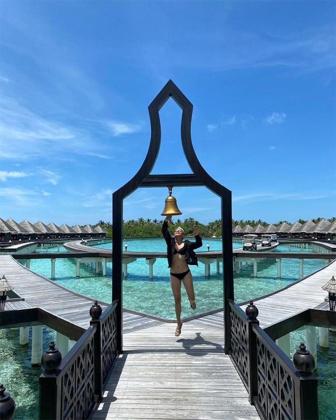 Taapsee Pannu was indeed having a great time in the Maldives and this picture is evident enough. She captioned this photo, 