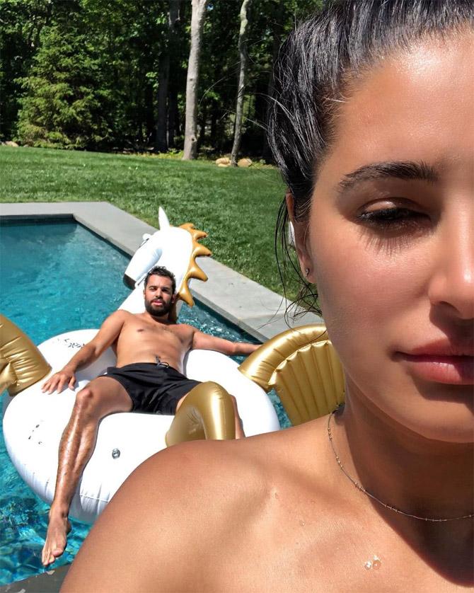 Nargis Fakhri is now dating New York-based chef Justin Santos. The actress looks extremely happy to be in the company of her beau Justin, and their Instagram pictures together are proof of it!