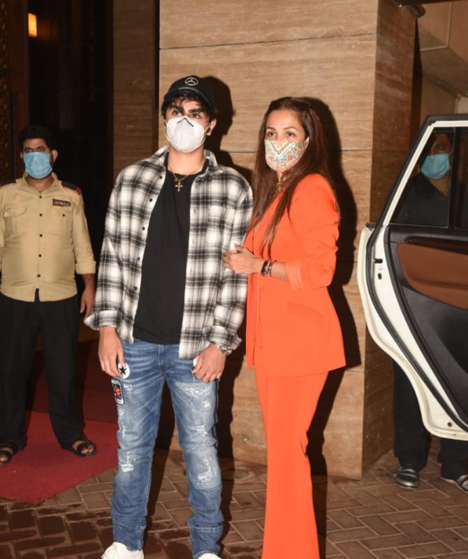 The birthday girl received tons of love from her close friends on social media. Her squad, including sister Amrita Arora Ladak, besties Kareena and Karisma Kapoor, and beau Arjun Kapoor send her the cutest wishes on Instagram. Arjun Kapoor shared a photo of ladylove Malaika on his Insta story and wrote, 