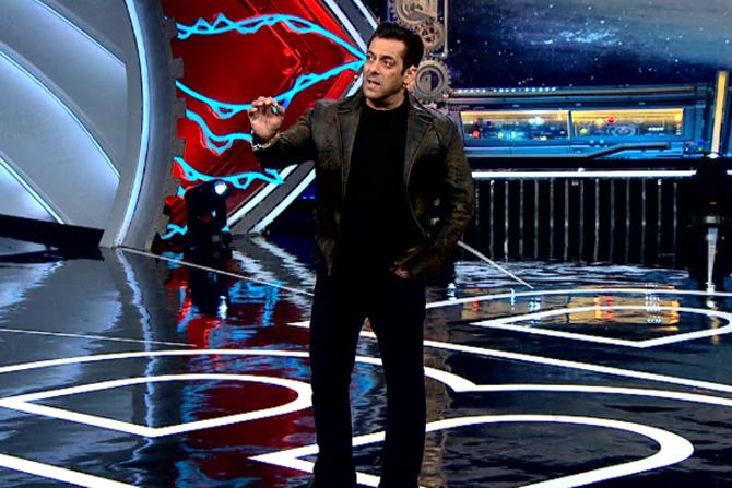 When Salman Khan had his weekly meet with the contestants; he took the issue with Rubina. He gave an earful to Rubina for questioning Bigg Boss and challenging its choice of tasks. Rubina expressed her concerns to Salman, however, Salman tried to explain to her that it's a game and she should adjust to all the tasks and challenges thrown at her in the game.