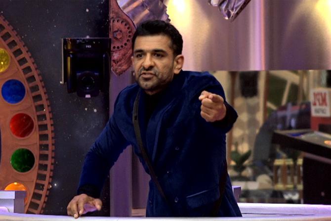 Later each contestant was put in the kathgara and the fellow contestants had to ask them for justification. When Eijaz entered the kathgara, Jasmin accused him of being intimidating while doing the task and crossing the line. Eijaz justified his act by saying that was his psychological tactic to win the task.