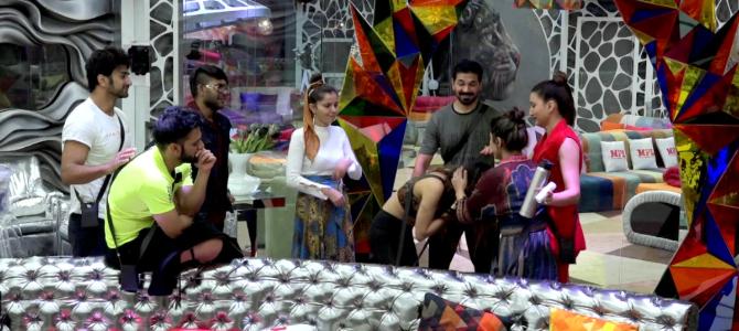 Seniors Gauahar Khan and Hina Khan also left the house after giving a final goodbye to Bigg Boss 14 contestants and BB house.