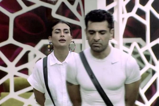 The verbal clash escalated on a different note, with both the contestants screaming at the top of their voices at each other. Eijaz called Pavitra's friendship with him 