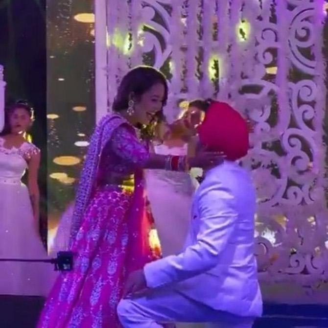 For the Sangeet, Neha Kakkar stunned in a fuschia pink lehenga. Speaking of Rohanpreet Singh, he opted for a white suit.