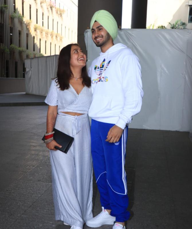 Neha Kakkar and Rohanpreet Singh on Saturday tied the knot as per the Sikh wedding ceremony Anand Karaj. Videos and pictures started doing the rounds on the internet soon afterward. In the snapshots and clips, Neha and Rohanpreet seek blessings at a Gurdwara in the city. Neha wore a peach lehenga while Rohanpreet wore a matching kurta and turban. Neha's brother, composer-singer Tony Kakkar, shared a video on Instagram. In the clip, we can see guests dancing on dhol beats. A day ago, Neha had shared a few pictures from her haldi and mehndi ceremonies. 