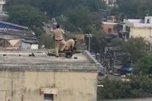 Mumbai: Andheri police saves 20-yr-old woman from jumping off building