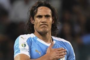 Manchester United confirm signing of Edinson Cavani