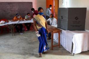Bihar elections: 18% voting; glitches in 75 EVMs