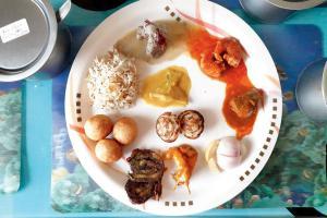 Mee Marathi, eat Marathi