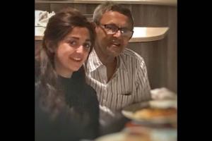 Singer Monali Thakur shares a heartfelt note after father passes away