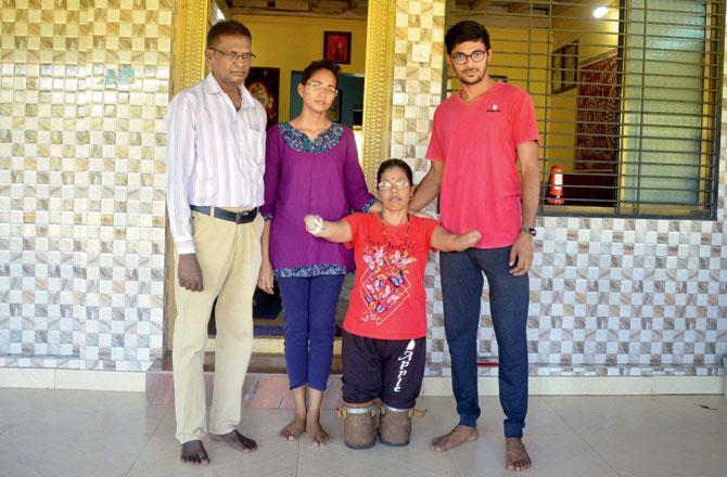 Hilim with her husband Pandurang, and children Sumeet and Madhuri