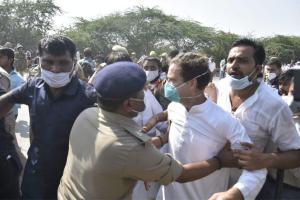 Rahul, Priyanka Gandhi released after being arrested on way to Hathras