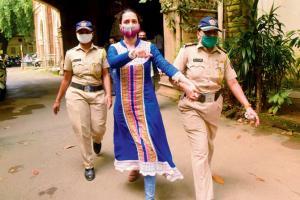Mumbai: Couple assaults, abuses traffic cop over helmet row
