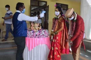 Video calls become new trial room for selecting wedding outfits