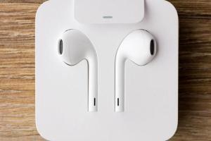 Free AirPods as Diwali gift with iPhone 11 in India