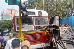 Mumbai: BEST bus driver suffers heart attack behind wheels