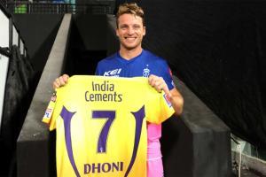 Jos Buttler all smiles after being gifted MS Dhoni's no. 7 CSK jersey