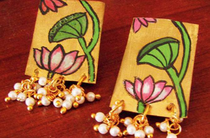 Hand blocked clay makes trinkets