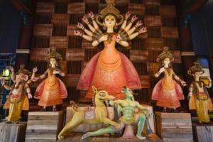 Thousands violate COVID-19 norms to throng Durga puja pandals in Kolkat