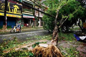 Typhoon kills 1 in Vietnam; 12 fishermen missing