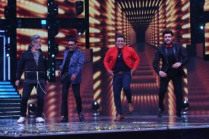 Govinda, Jackie Shroff, Shakti Kapoor grace Sa Re Ga Ma.. finale