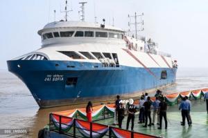 Mumbai: 42 seafarers refuse to get off ship fearing non payment of dues