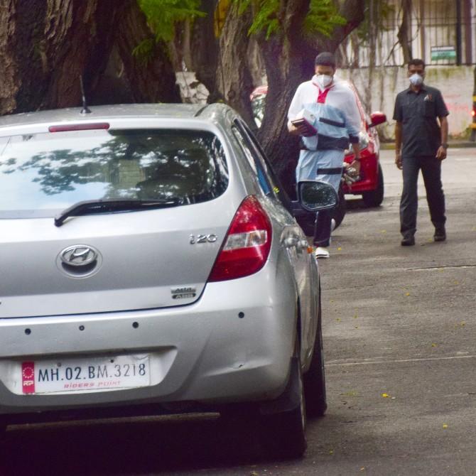 The Bachchan's and their love for luxury cars is a no secret. Abhishek too is fond of swanky cars. Recently, the actor added a brand new white Mercedes Benz to his collection and took his new car out for a spin. (All pictures/Yogen Shah).