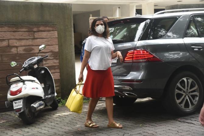 Ali Fazal and Richa Chadha, who are all set to marry in the near future were clicked together on the streets of Bandra, Mumbai giving us some serious relationship goals. (All pictures: Yogen Shah).