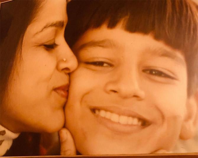 Vivek Oberoi was really naughty as a kid. He had once revealed that all the Juhu neighbourhood aunties had nicknamed him Dennis The Menace. Recalling one such incident from his college days, Vivek had said, 