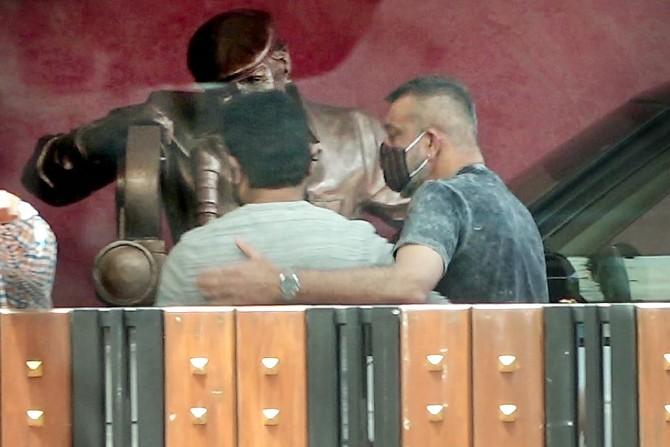 Last month, Sanjay Dutt was diagnosed with Lung Cancer. The actor, 61, has since been undergoing preliminary treatment for stage three lung cancer. According to media reports, Dutt has procured a US visa and will soon be headed to New York for further treatment. On the work front, the actor was last seen in Mahesh Bhatt's Sadak 2.