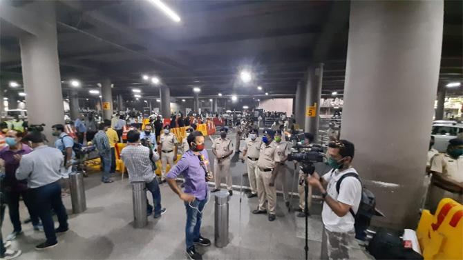 On the other hand, replying to the civic body's notice, Kangana's lawyer said, 