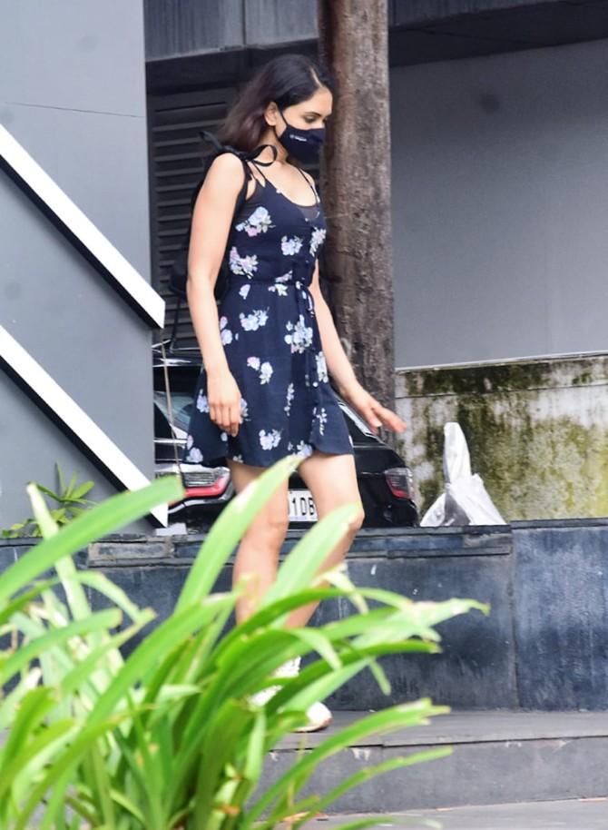 It's not often when we see John Abraham's lady love Priya Runchal in cameras. But when she does, she makes sure to make heads turn. The star wife was recently clicked by the paparazzi enjoying her day out in Bandra, Mumbai. (All pictures: Yogen Shah).