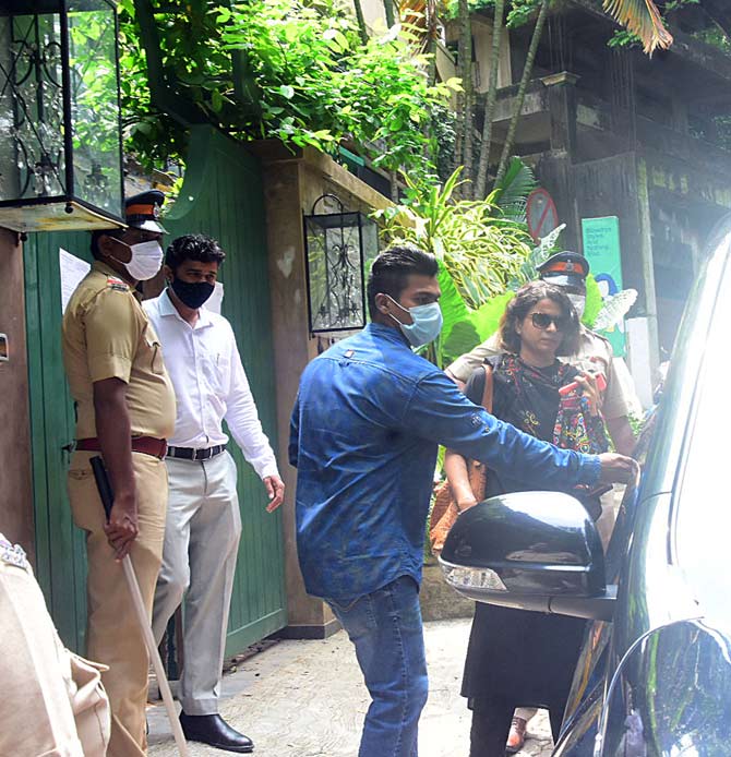 Kangana Ranaut has already been provided with the Y-plus category security cover by the Union Home Ministry in the wake of the row over her remarks, in which she compared Mumbai with Pakistan-Occupied Kashmir (PoK) and also criticised Mumbai police.
In picture: Rangoli Chandel is seen leaving after her visit at the Pali Hill office.