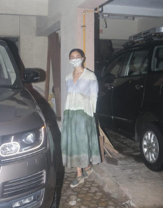 The shoot of Gangubai Kathiawadi was to be wrapped up by the summer, but the coronavirus pandemic-induced lockdown thwarted filmmaker Sanjay Leela Bhansali's best-laid plans. As a part of the grand set had to be pulled down before the monsoons, only relevant portions of the set remain standing at Film City today. Reportedly, the director is now hoping to resume work in early October.