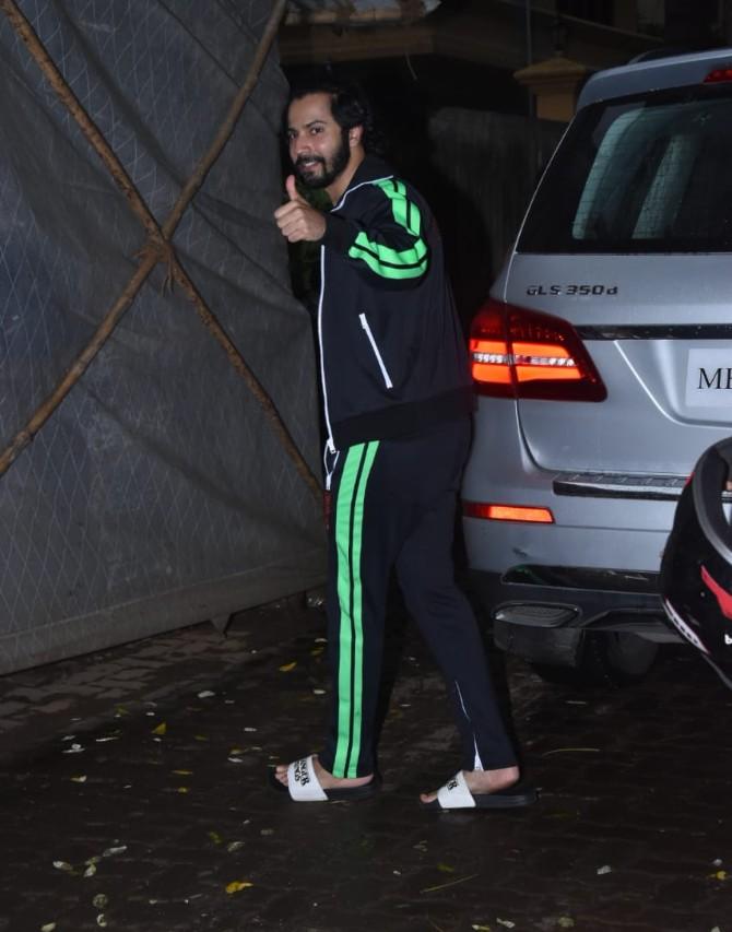 Varun Dhawan was also clicked in the same suburb. The actor showed off his handsomeness in his black t-shirt, trousers, and a pair of white flip flops. Abiding by the government directives, the Kalank star wore a blue designer mask.